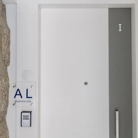 Insight Campanha With Balcony And Ac Διαμέρισμα *